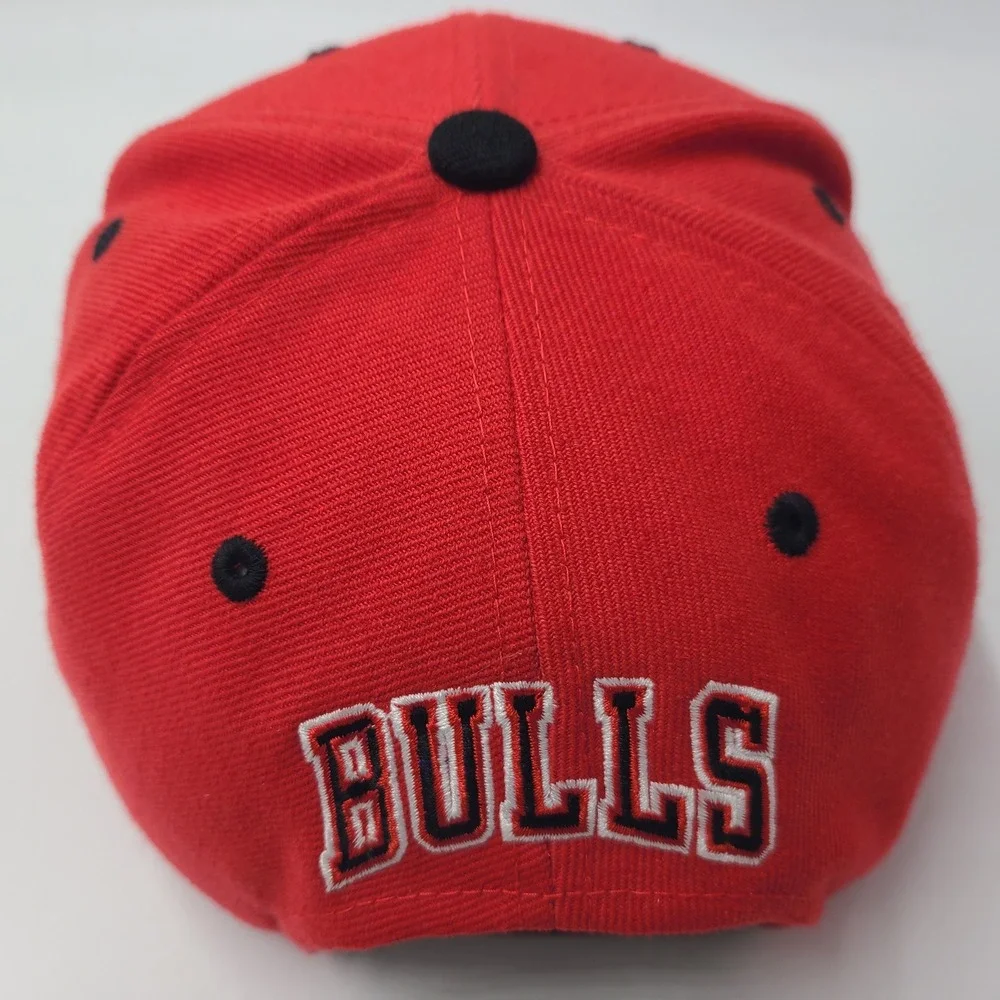 Chicago Bulls Hat Snapback Adidas Red Black NBA Basketball Wool Blend‎ Flat Brim